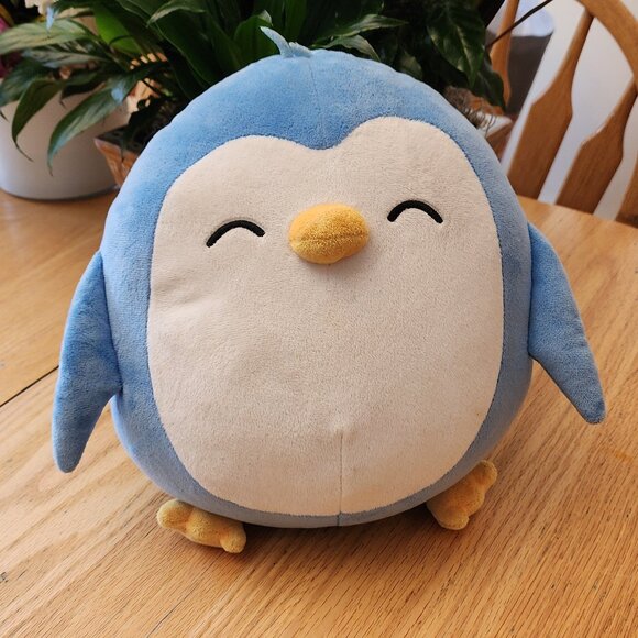 Ice Castles Stuffed Animal Penguin Toy - Picture 4 of 11